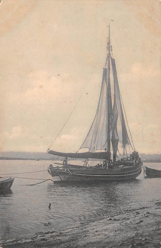 Carte postale ancienne Barque De Peche