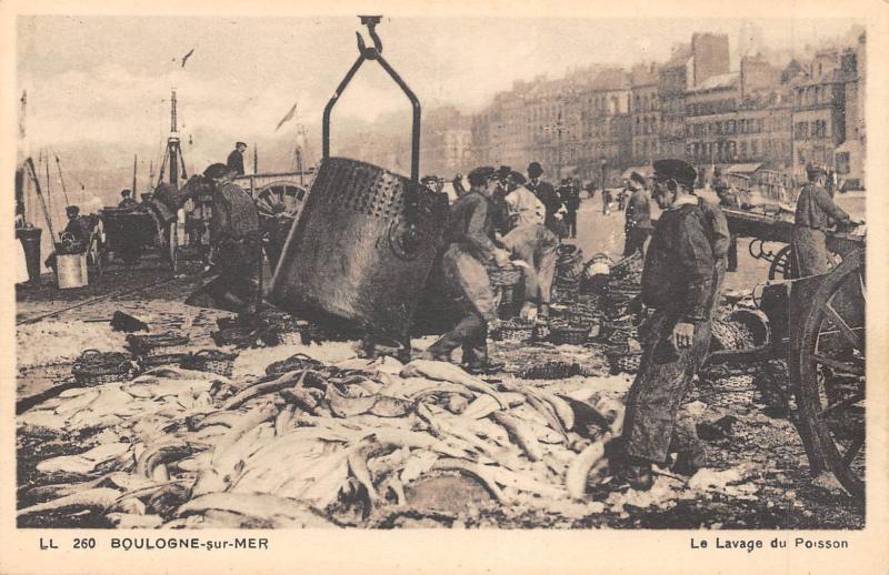 Carte postale ancienne Boulogne Sur Mer - Le Lavage Du Poisson à Boulogne-sur-Mer
