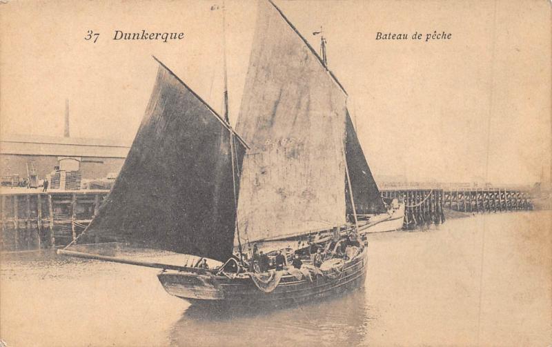 Carte postale ancienne Dunkerque - Bateau De Peche à Dunkerque