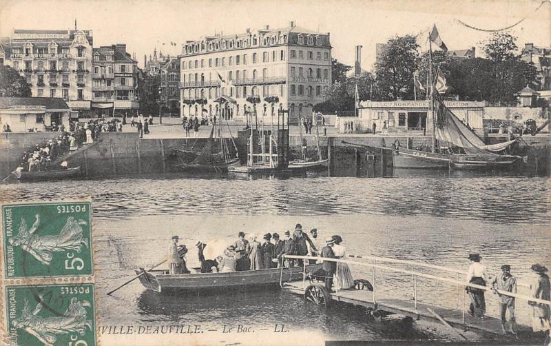 Carte postale ancienne Trouville Deauville - Le Bac à Deauville