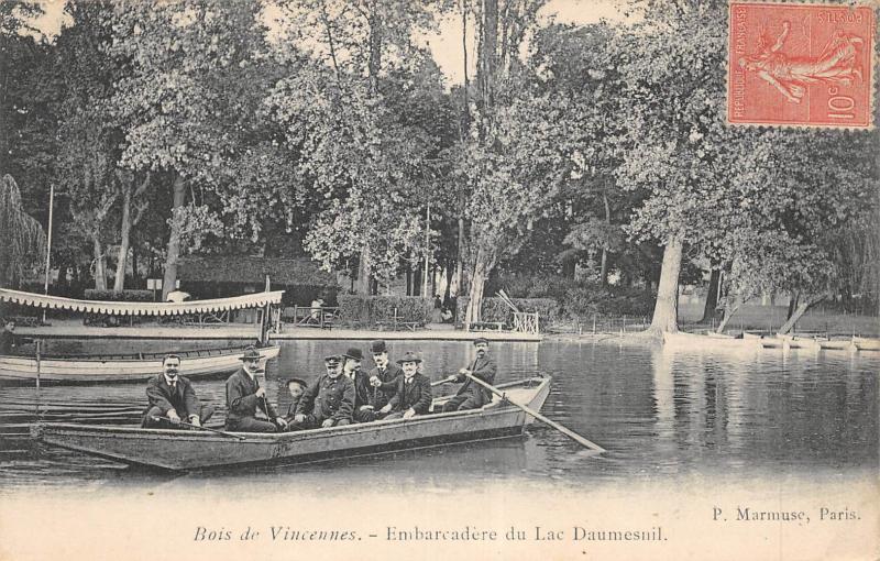 Carte postale ancienne Bois De Vincennes - Embarcadere Du Lac Daumesnil à Vincennes