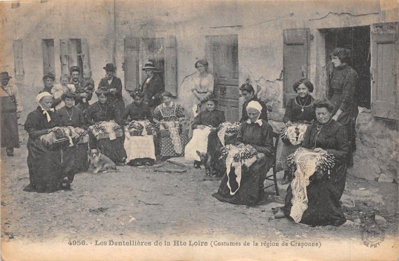 Carte postale ancienne Les Dentellieres En Haute Loire - Costumes De La Region De Craponne