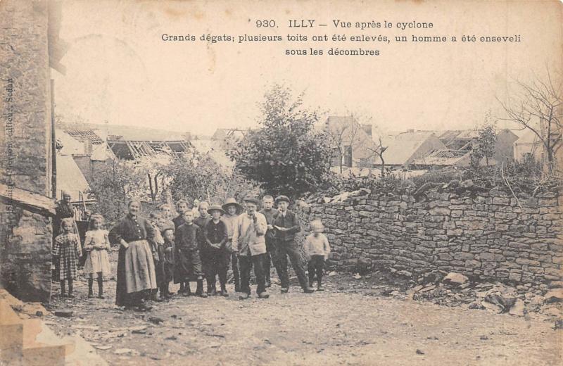 Carte postale ancienne Illy - Grands Degats - Vue Apres Le Cyclone à Illy