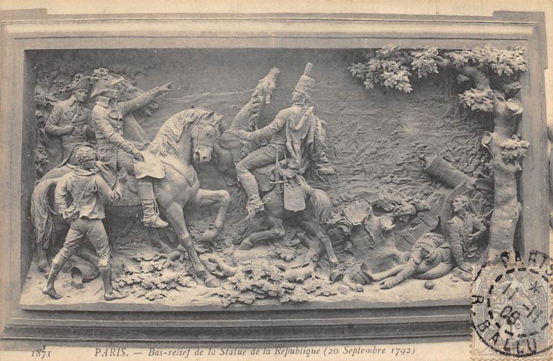 Carte postale ancienne Paris - Bas Relief De La Statue De La Republique à Paris