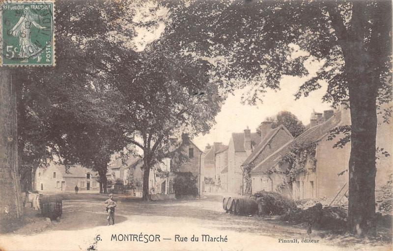 Carte postale ancienne Montresor - Rue Du Marche à Montrésor