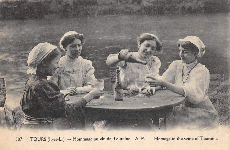 Carte postale ancienne Tours - Hommage Au Vin De Touraine à Tours