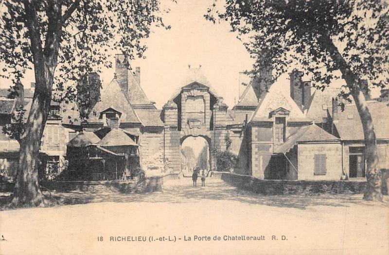 Carte postale ancienne Richelieu - La Porte De Chatellerault à Richelieu