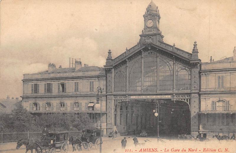 Carte postale ancienne Amiens - La Gare Du Nord à Amiens