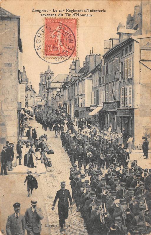 Carte postale ancienne Langres - Le 21e Regiment D'Infanterie Revenant Du Tir D'Honneur à Langres
