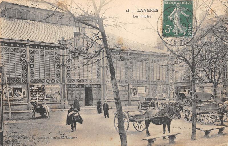 Carte postale ancienne Langres - Les Halles à Langres