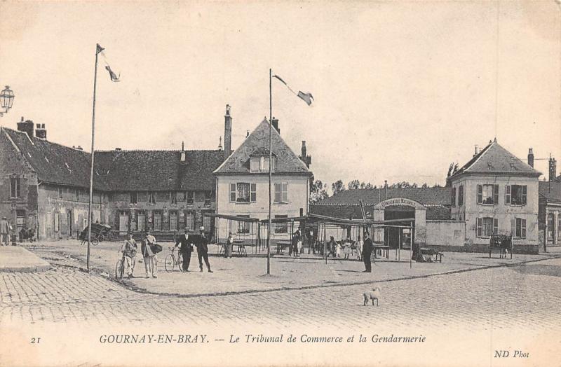 Carte postale ancienne Gournay En Bray - Le Tribunal De Commerce Et Gendarmerie à Gournay-en-Bray