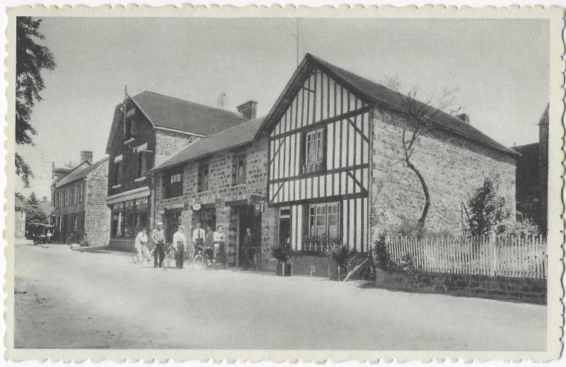 Carte postale ancienne Route de Passais à Saint-Mars-d'Égrenne