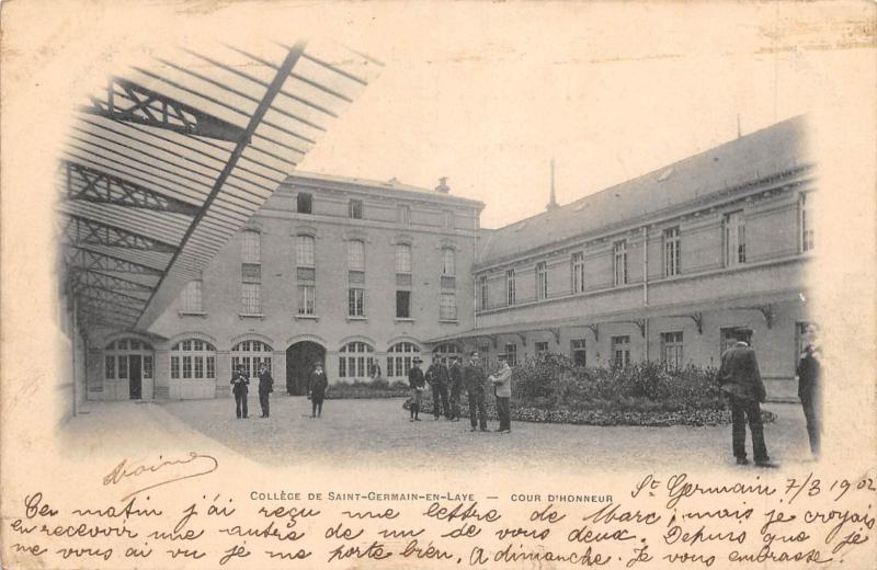 Carte postale ancienne College De Saint Germain En Laye - Cour D'Honneur à Saint-Germain-en-Laye