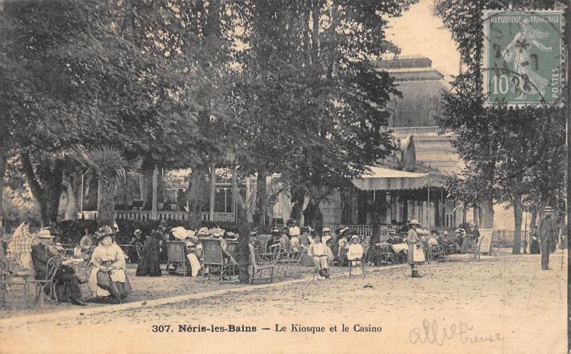 Carte postale ancienne Neris Les Bains - Le Kiosque Et Le Casino à Néris-les-Bains