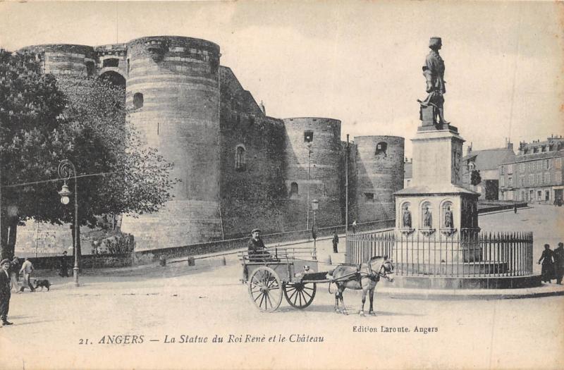 Carte postale ancienne Angers - Statue Du Roi Rene Et Le Chateau à Angers