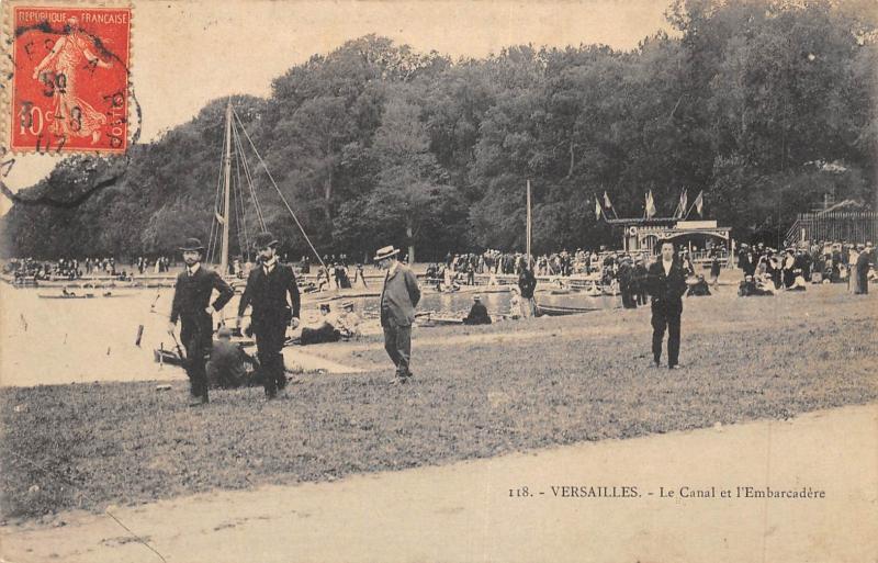 Carte postale ancienne Versailles - Le Canal Et L'Embarcadere à Versailles