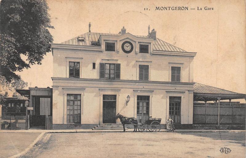 Carte postale ancienne Montgeron - La Gare à Montgeron