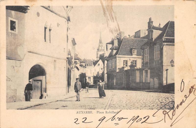 Carte postale ancienne Auxerre - Place Robillard à Auxerre