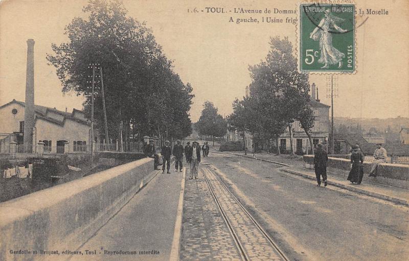 Carte postale ancienne Toul - L'Avenue De Dommartin à Toul