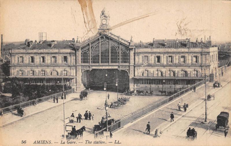 Carte postale ancienne Amiens - La Gare à Amiens