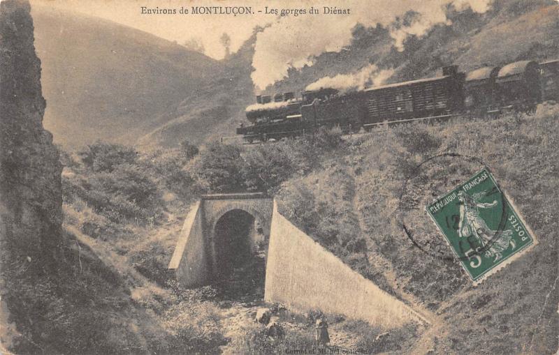 Carte postale ancienne Environs De Montlucon - Les Gorges Du Dienat - Train