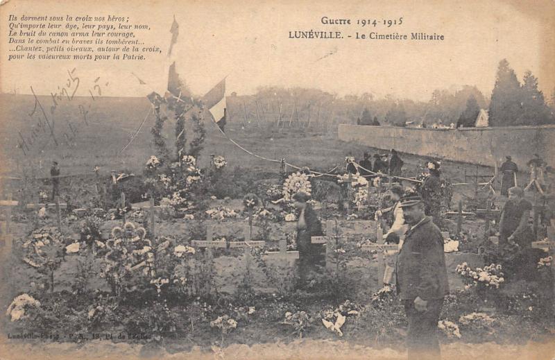 Carte postale ancienne Luneville - Le Cimetiere Militaire à Lunéville