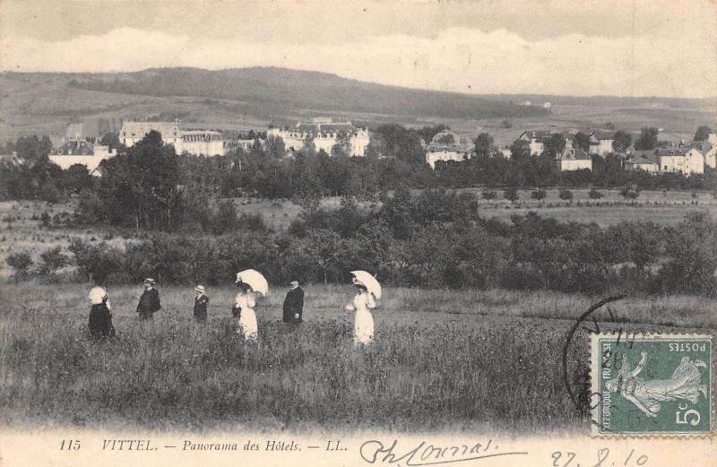 Carte postale ancienne Vittel - Panorama Des Hotels à Vittel
