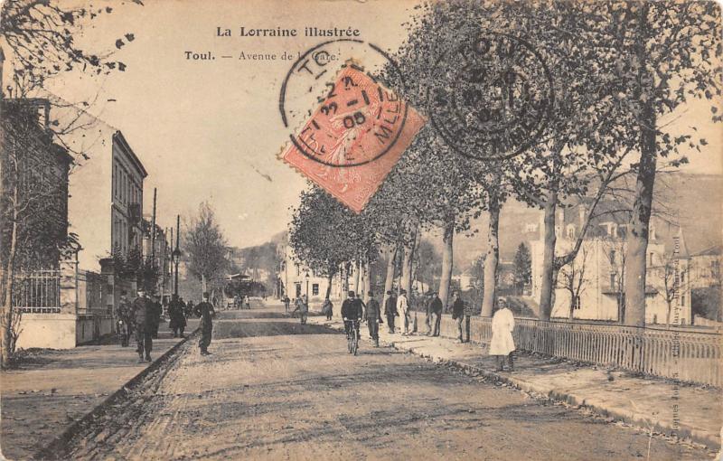 Carte postale ancienne Toul - Avenue De La Gare à Toul