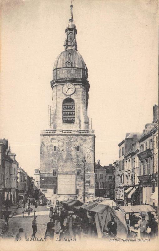 Carte postale ancienne Amiens - Le Beffroi à Amiens
