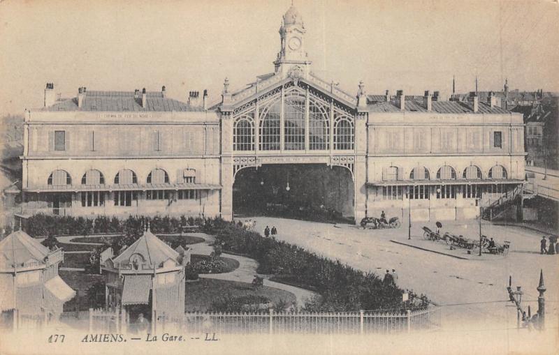 Carte postale ancienne Amiens - La Gare à Amiens