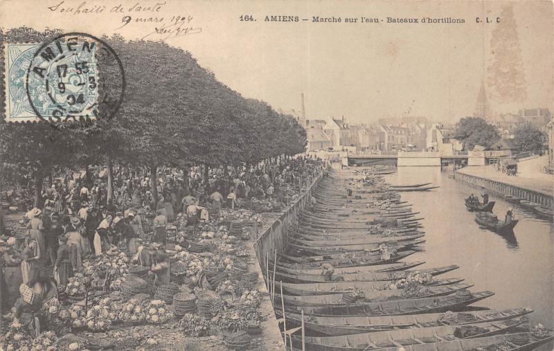 Carte postale ancienne Amiens - Marche Sur L'Eau - Bateaux D'Hortillons à Amiens