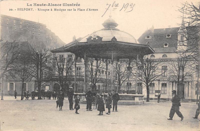 Carte postale ancienne Belfort - Kiosque A Musique Sur La Place D'Armes à Belfort