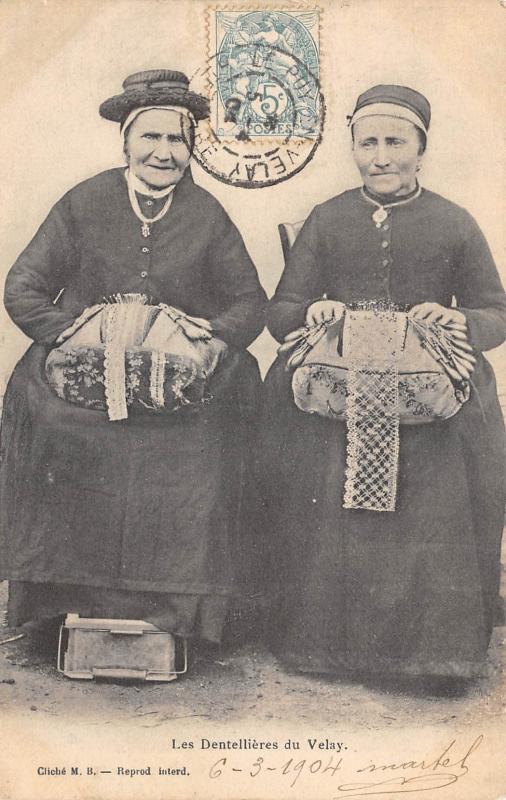 Carte postale ancienne Les Dentellieres Du Velay