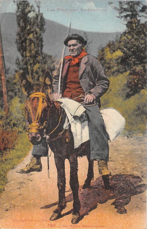 Carte postale ancienne Les Pyrenees Ariegeoises - Un Vieux Montagnard