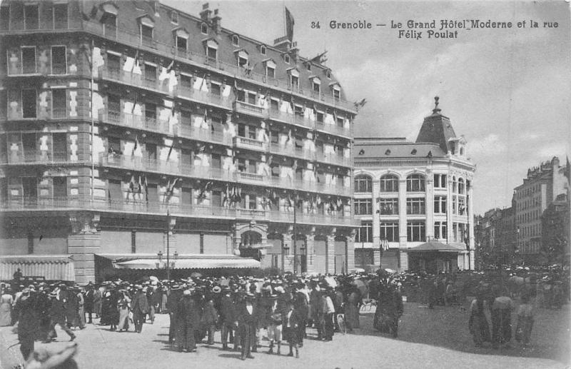 Carte postale ancienne Grenoble - Le Grand Hotel Moderne Et La Rue Felix Poulat à Grenoble