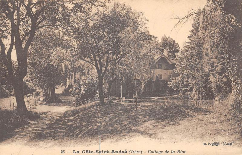 Carte postale ancienne La Cote Saint Andre - Cottage De La Riot