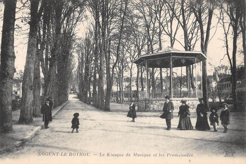 Carte postale ancienne Nogent Le Rotrou - Le Kiosque De Musique Et Les Promenades à Nogent-le-Rotrou