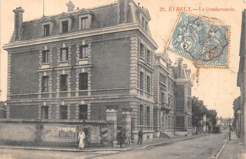 Carte postale ancienne Evreux - La Gendarmerie à Évreux