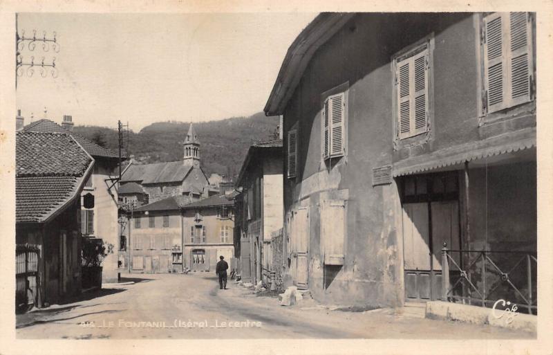 Carte postale ancienne Le Fontanil - Le Centre