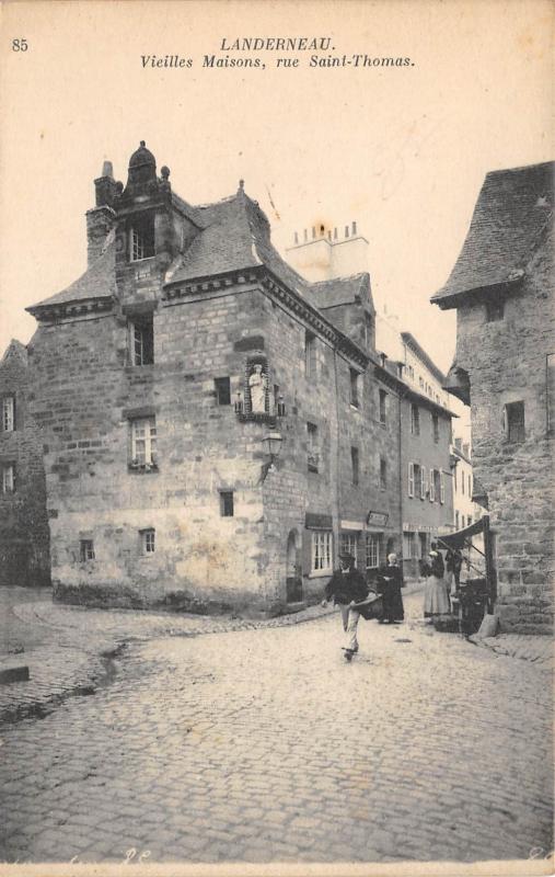 Carte postale ancienne Landerneau - Rue Saint Thomas à Landerneau