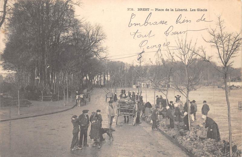 Carte postale ancienne Brest - Place De La Liberte - Les Glacis à Brest