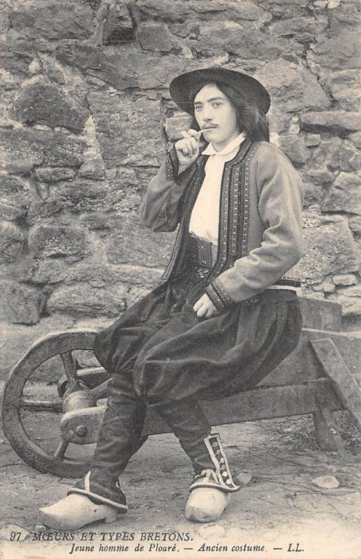 Carte postale ancienne Jeune Homme De Ploare