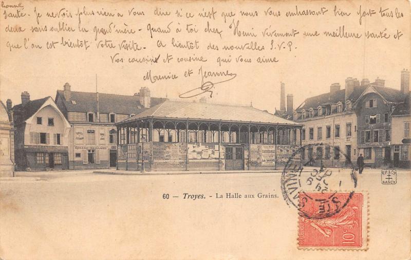 Carte postale ancienne Troyes - La Halle Aux Grains à Troyes