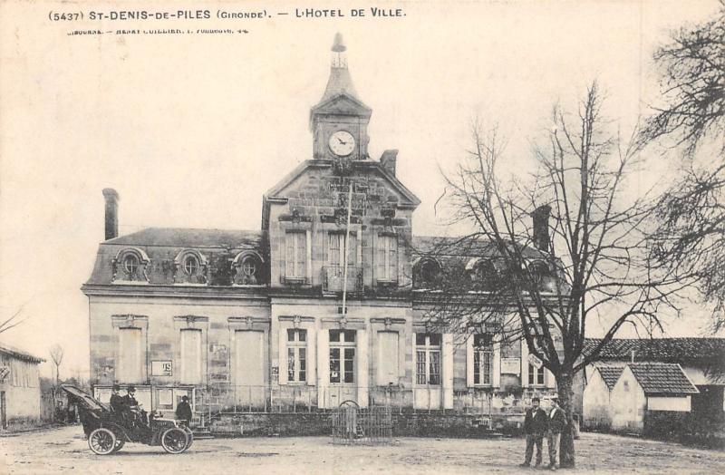 Carte postale ancienne Saint Denis De Piles - Hotel De Ville à Saint-Denis-de-Pile