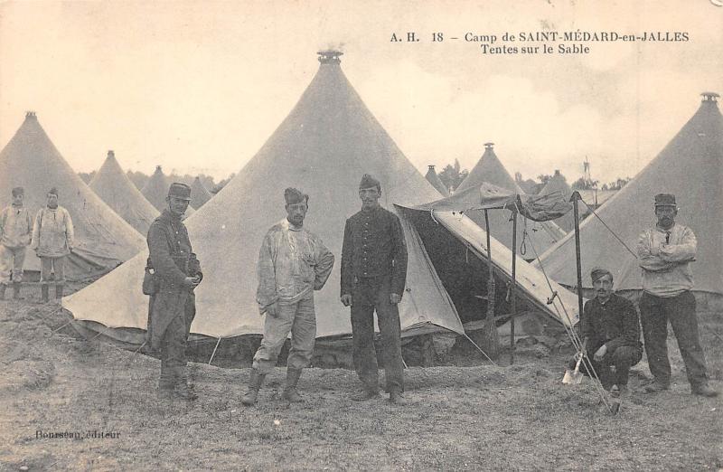 Carte postale ancienne Camp De Saint Medard En Jalles - Tentes Sur Le Sable