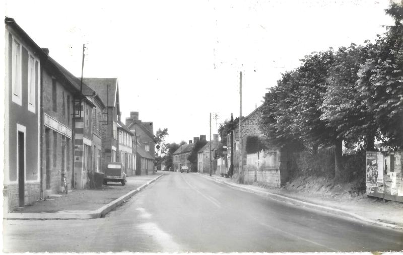 Carte postale ancienne Saint Mars d Egrenne - Le centre à Saint-Mars-d'Égrenne