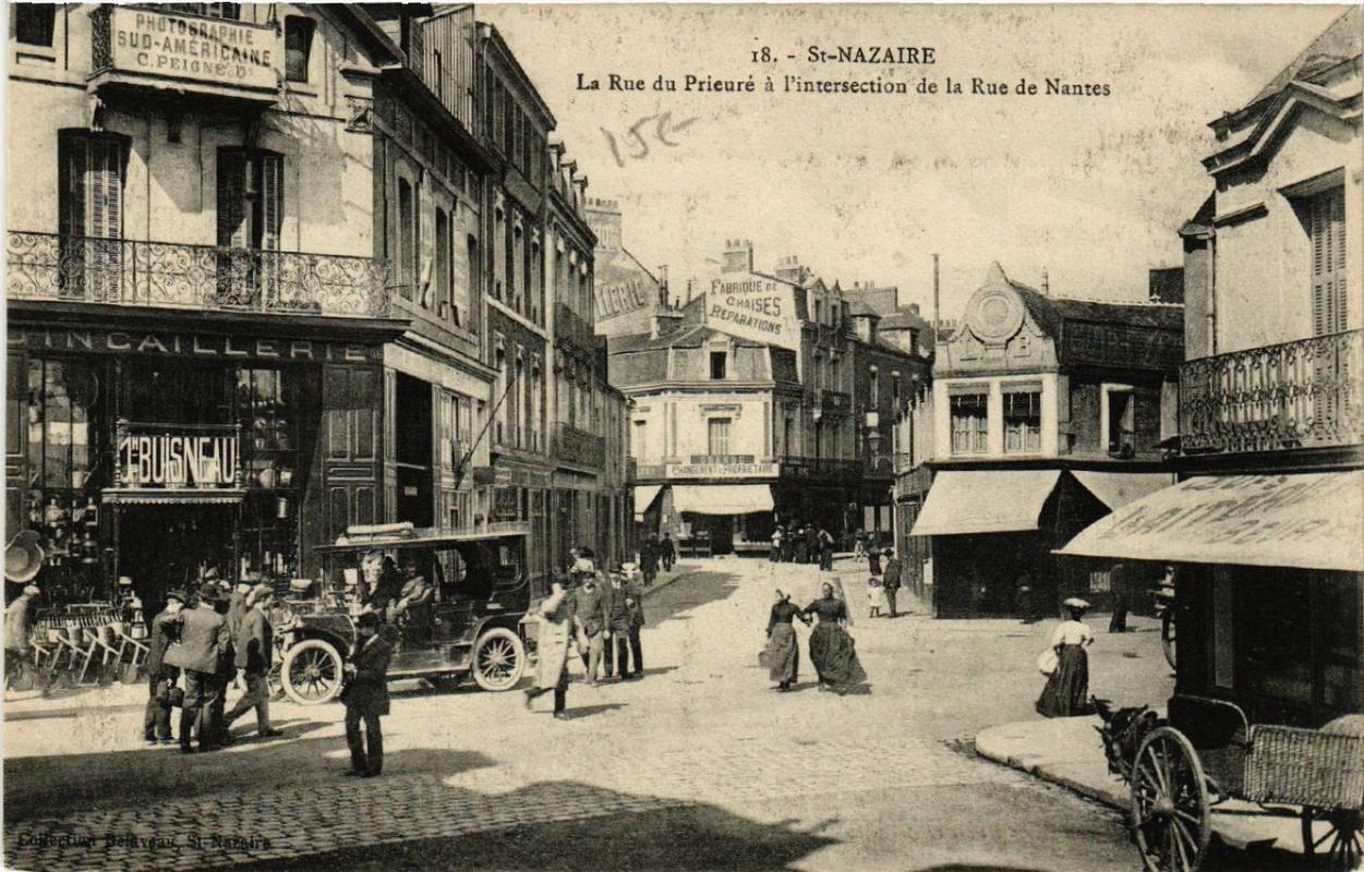 Saint-Nazaire - La Rue Villes-Martin a la hauteur du Grand-Hotel à Saint- Nazaire